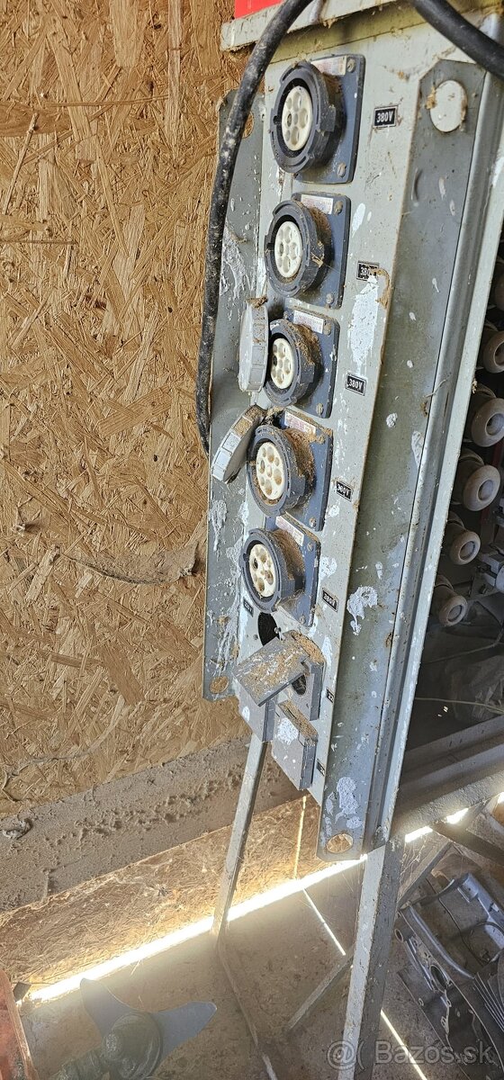 Stavebný rozvádzač - 2