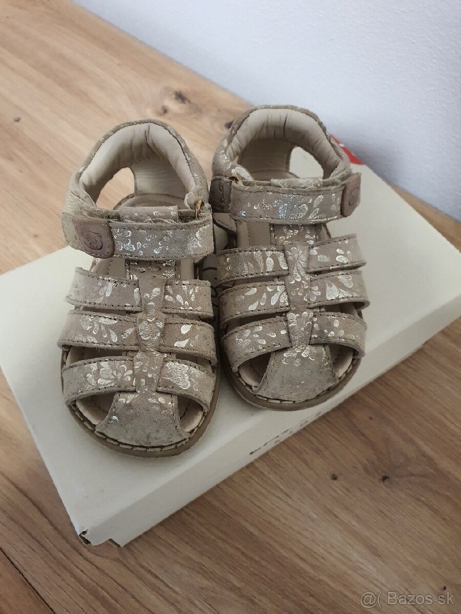 Predam dievcenske sandalky Lasocki - 2
