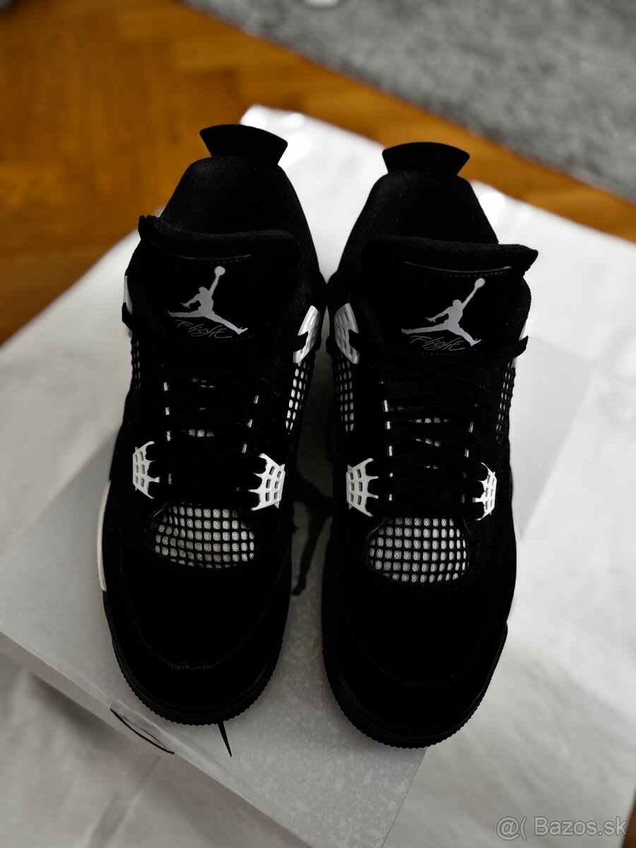 Jordan 4 white thunder - 2