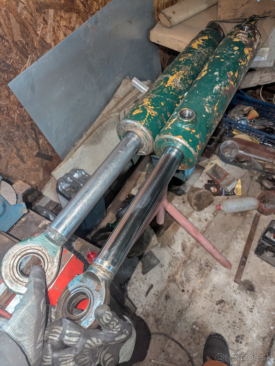 Predám hydraulické valce na klt - 2