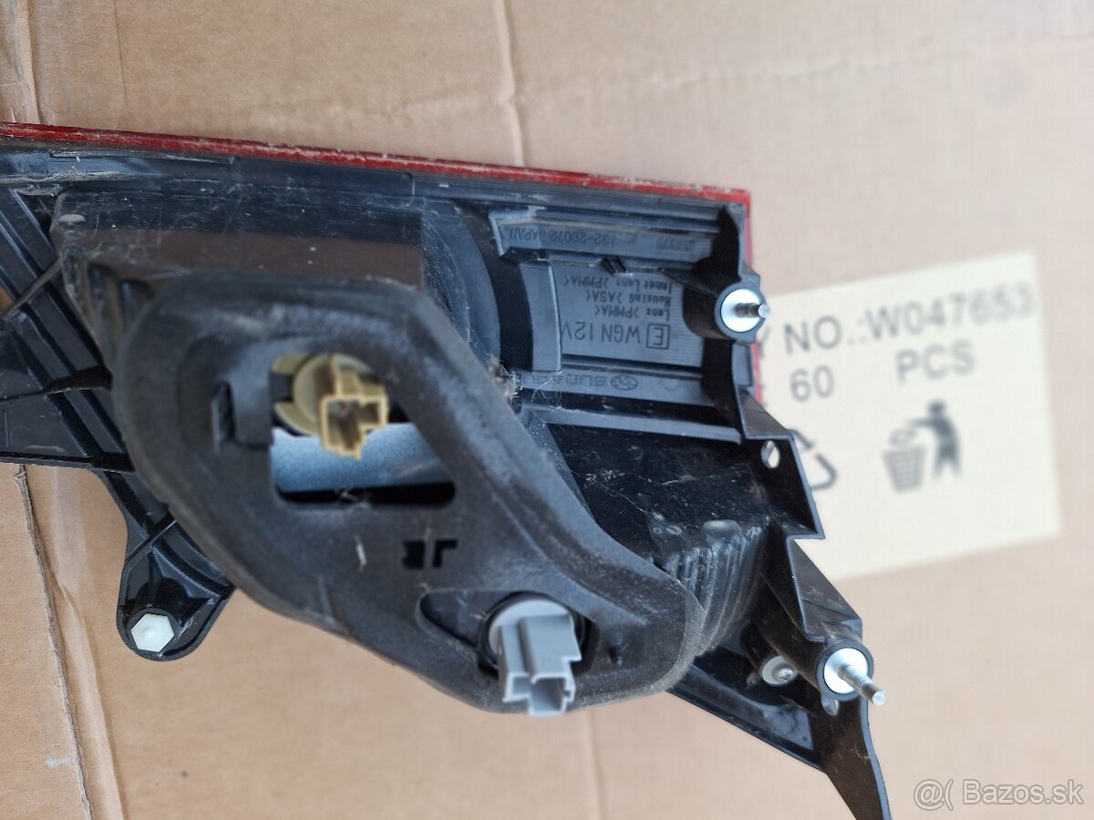 SUBARU OUTBACK IV ZADNE SVETLO - 2