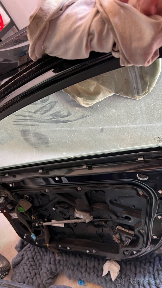 Volvo v60 prave predne dvere - 2