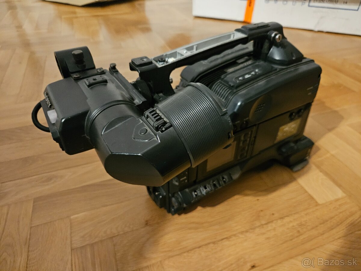Profesionálna kamera SONY DSR-450WSP + hladacik - 2