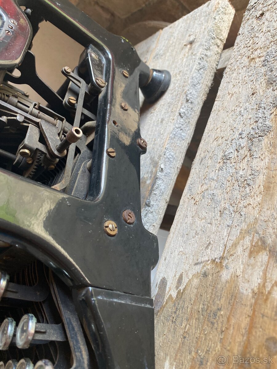 Pisaci stroj Continental - 2