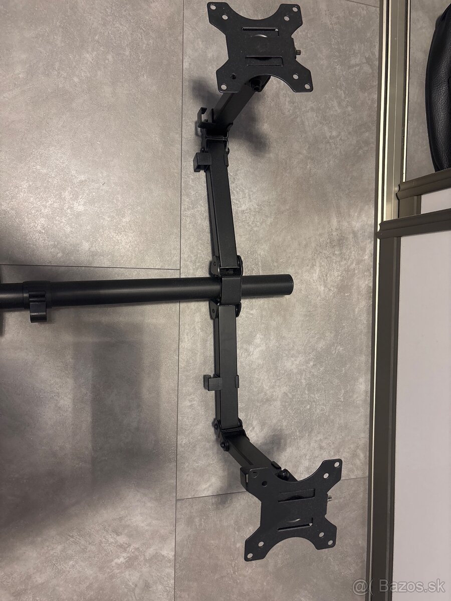 Predam držiak na monitory - 2