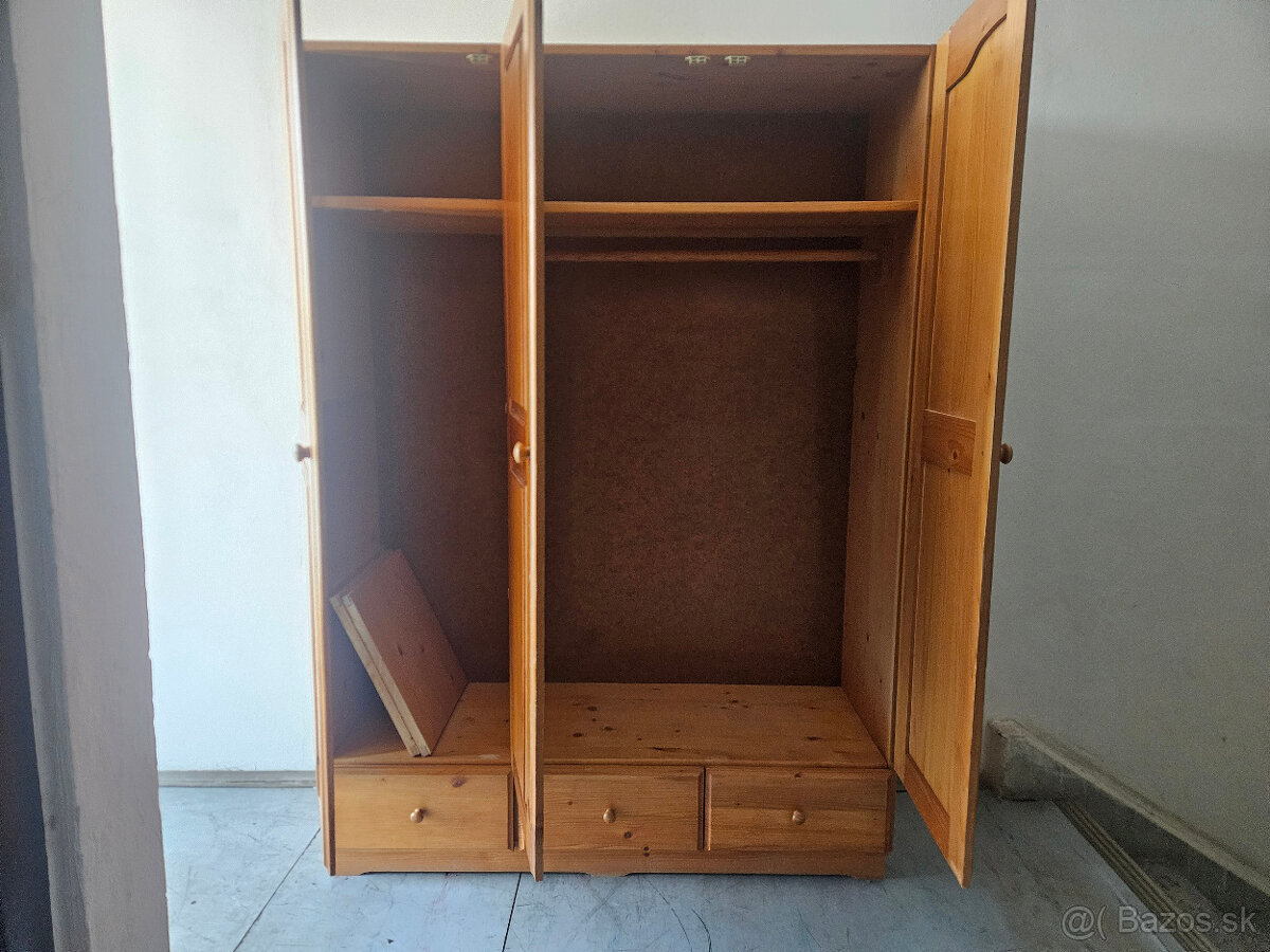 Predam drevenu satnikovu skrinu - 2