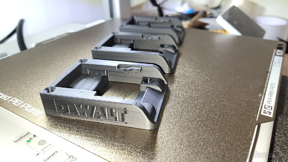 Predám držiak na DeWalt batérie - 2