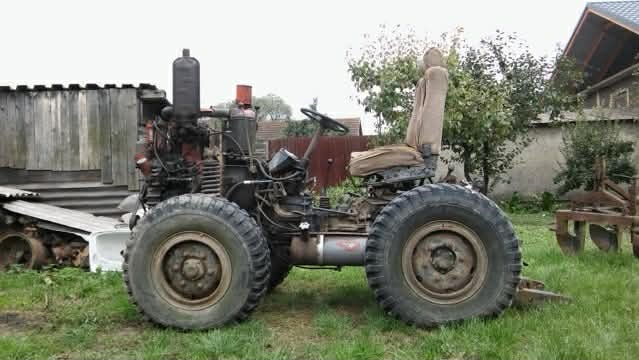 Predam Dieslovy traktor 4x4 - 2