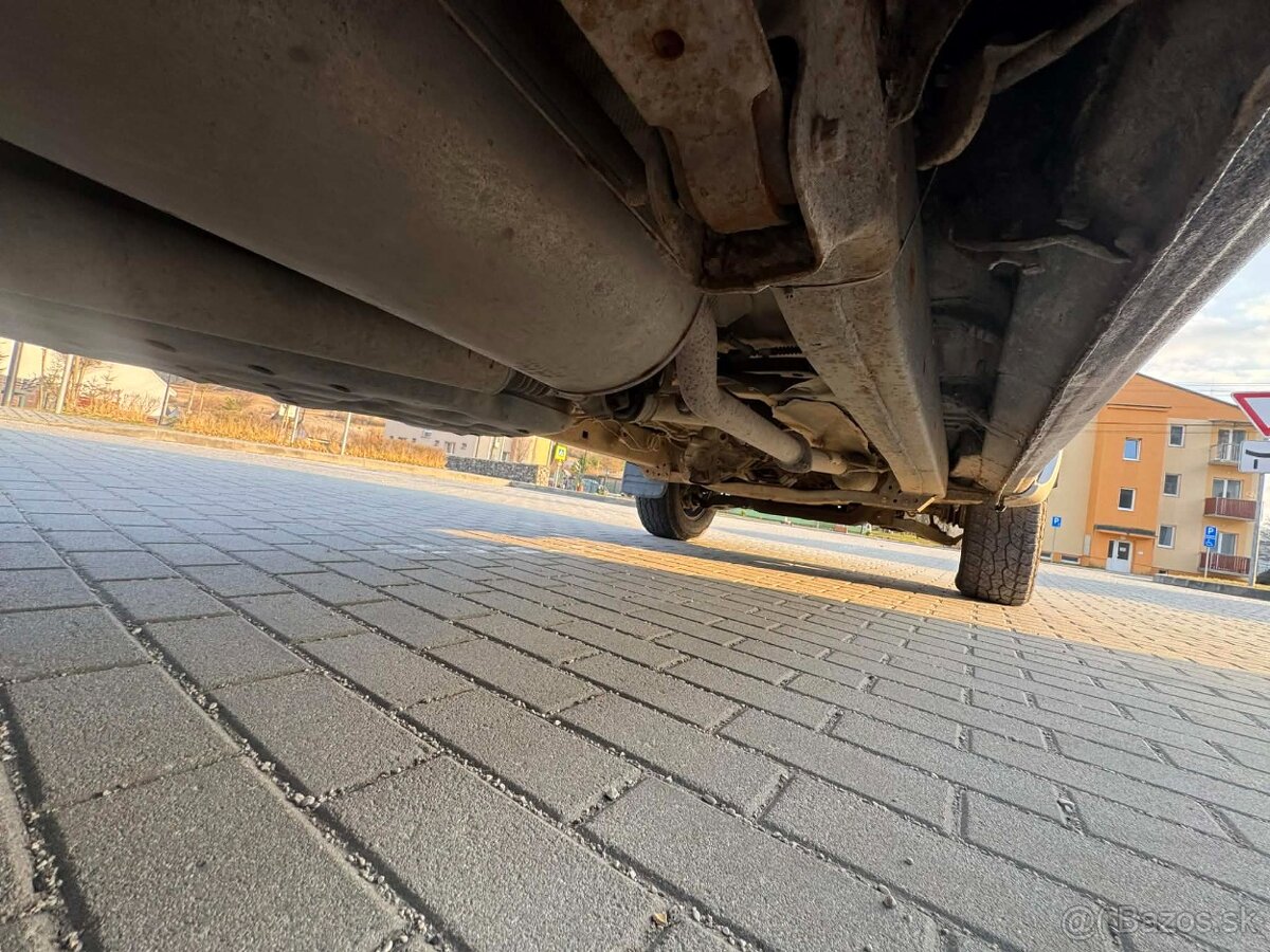 Predám Toyota Hilux 2.5, D-4D - 2