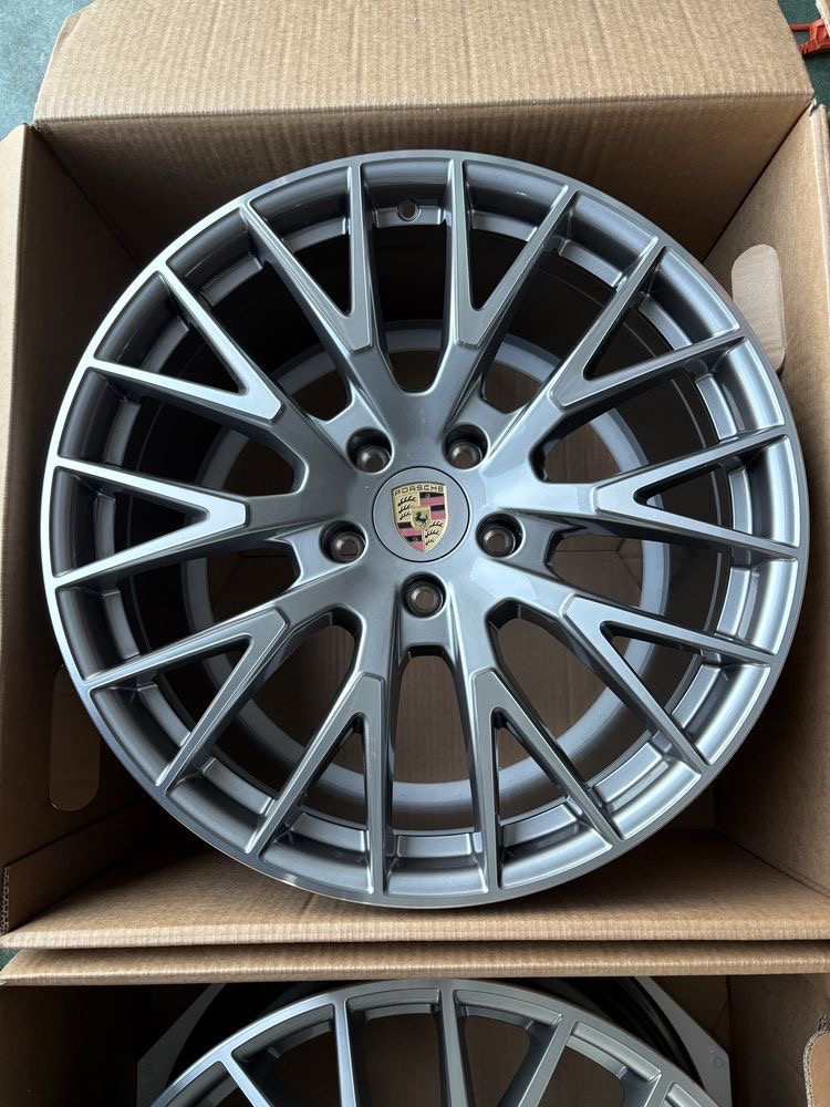 ORIG.PORSCHE PANAMERA R21 RS SPYDER 2025 - 2