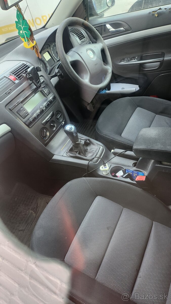 Skoda octavia 2 1.9tdi BXE nahradne diely - 2