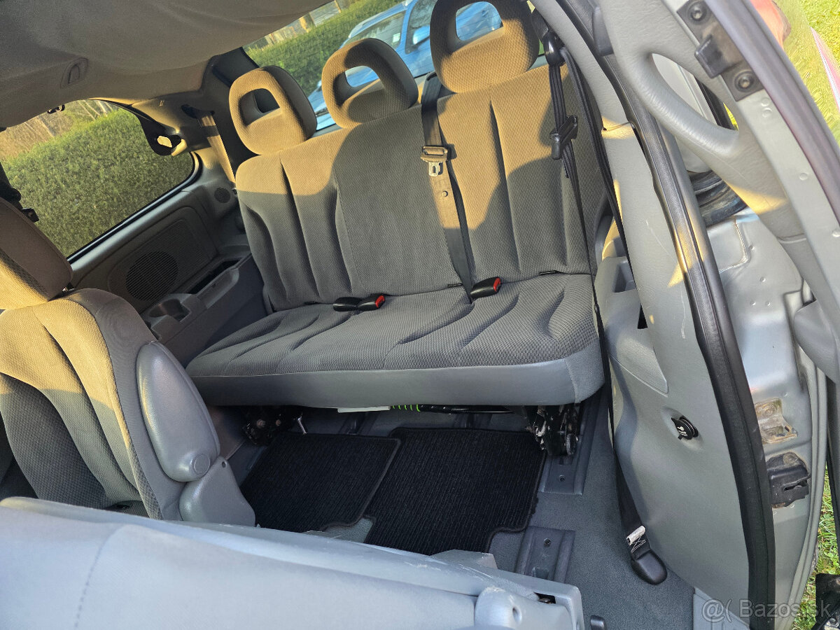 Chrysler Voyager - 2