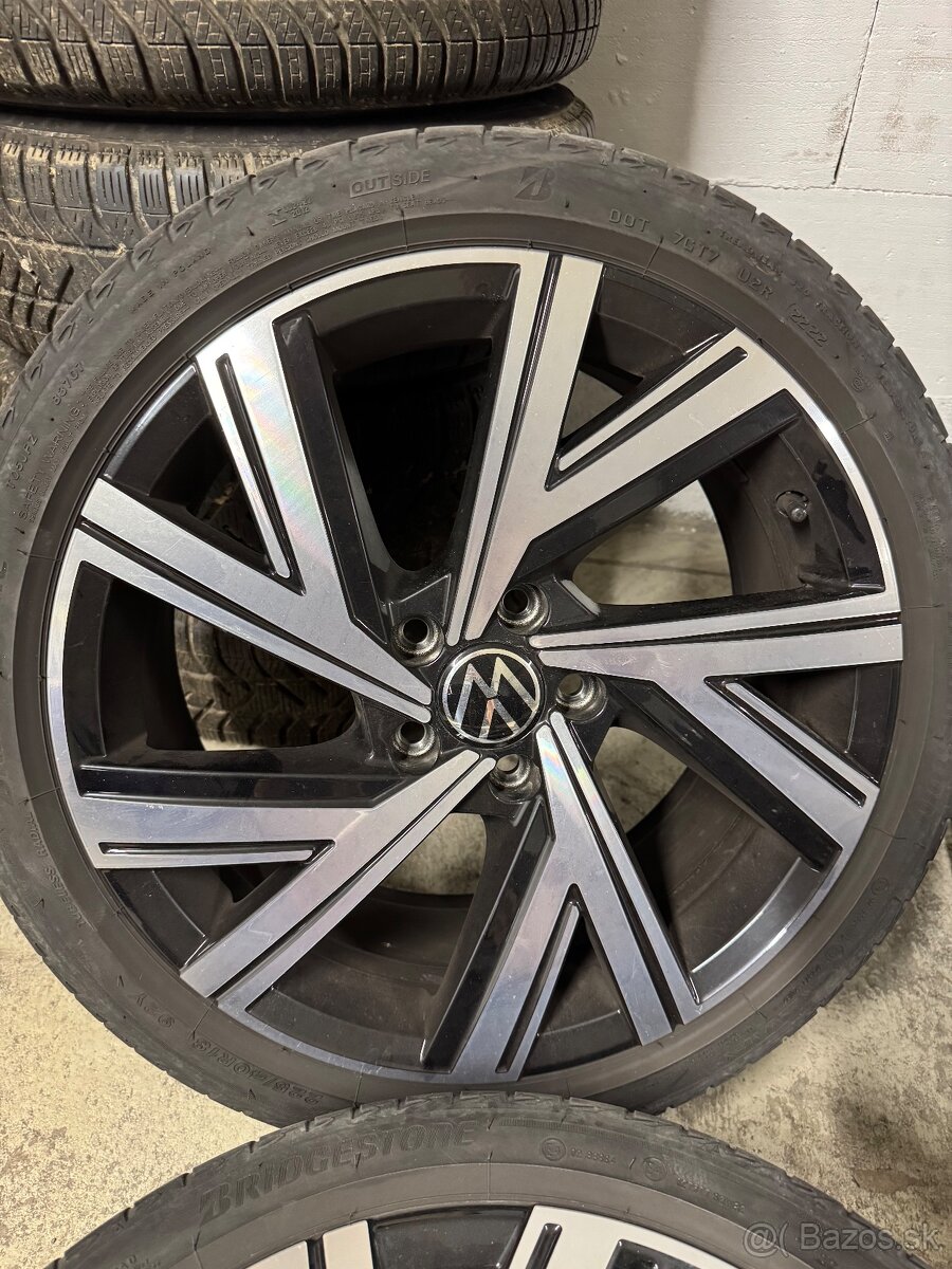225/40r18 golf - 2