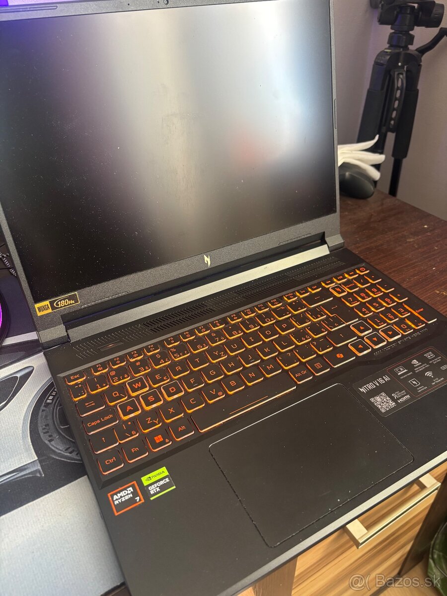 Acer Nitro V16 AI Shale Black - 2
