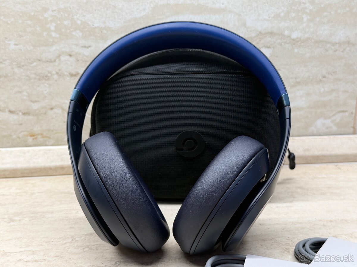 Beats Studio Pro Blue - 2