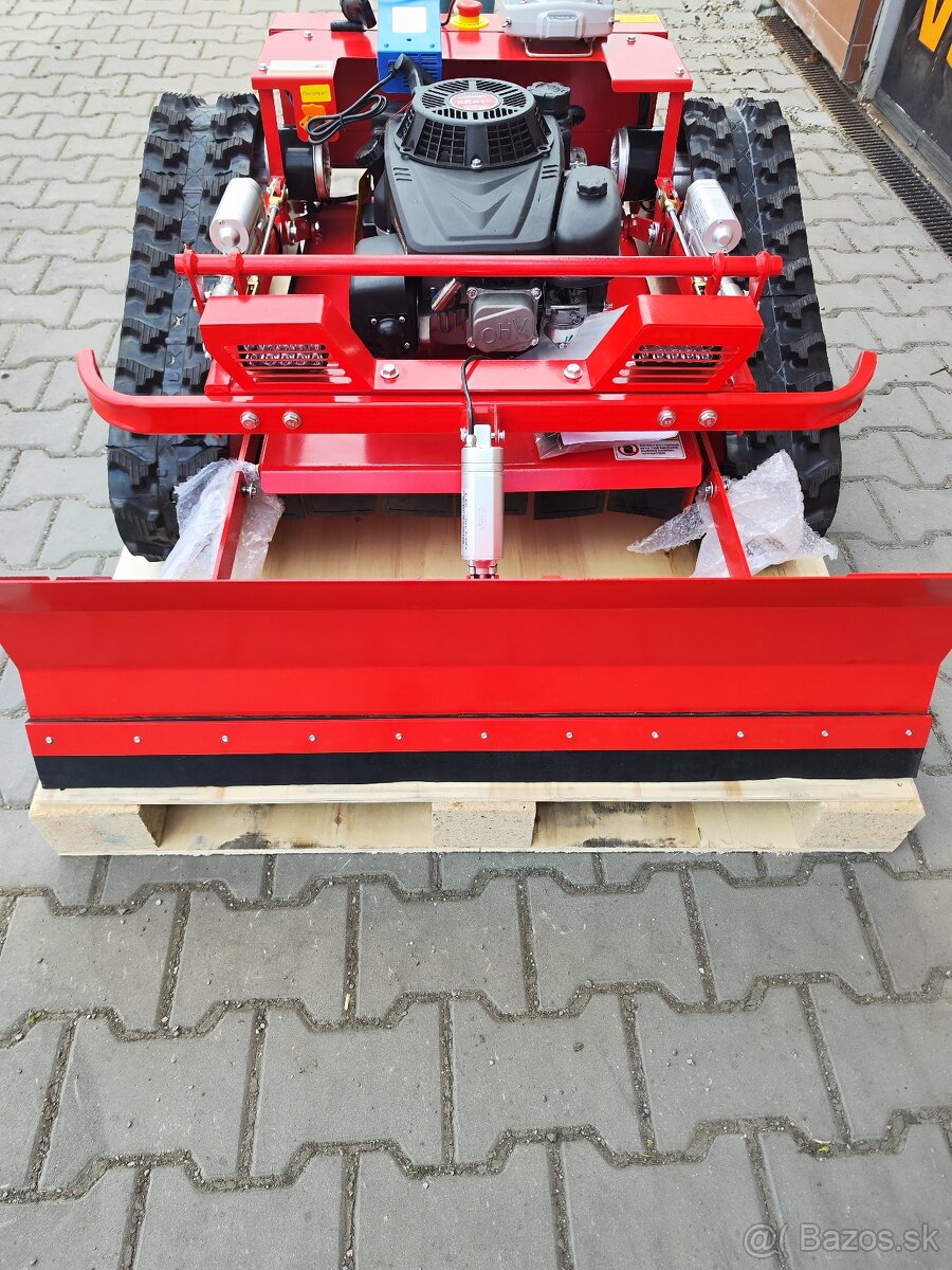 Nová svahová sekačka s pásy na dálkové ovládání - 2