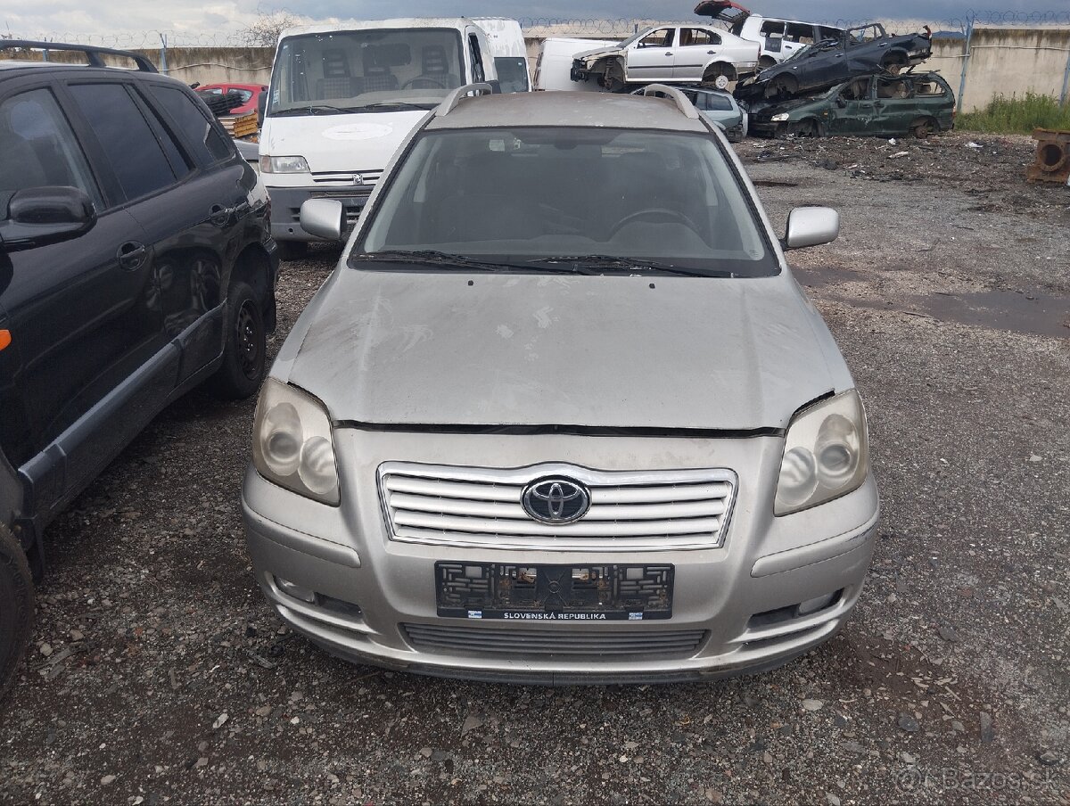 Toyota Avensis combi Rozpredám - 2