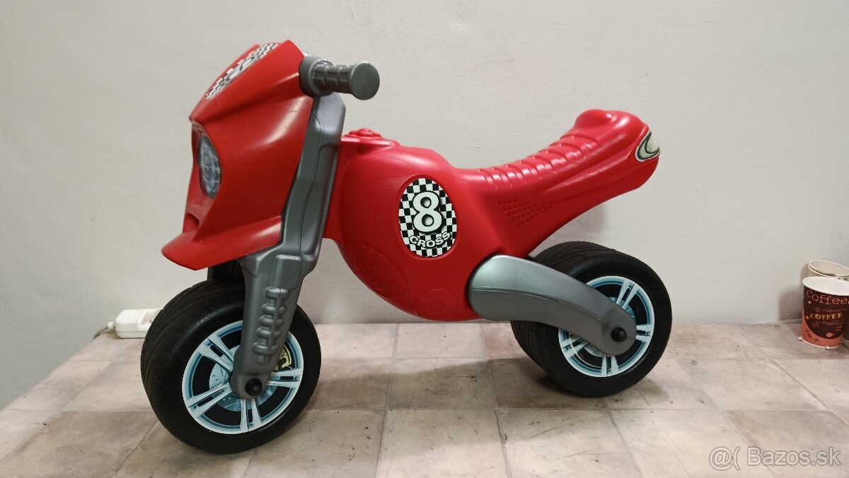 Motorka červená - odrážadlo - 2