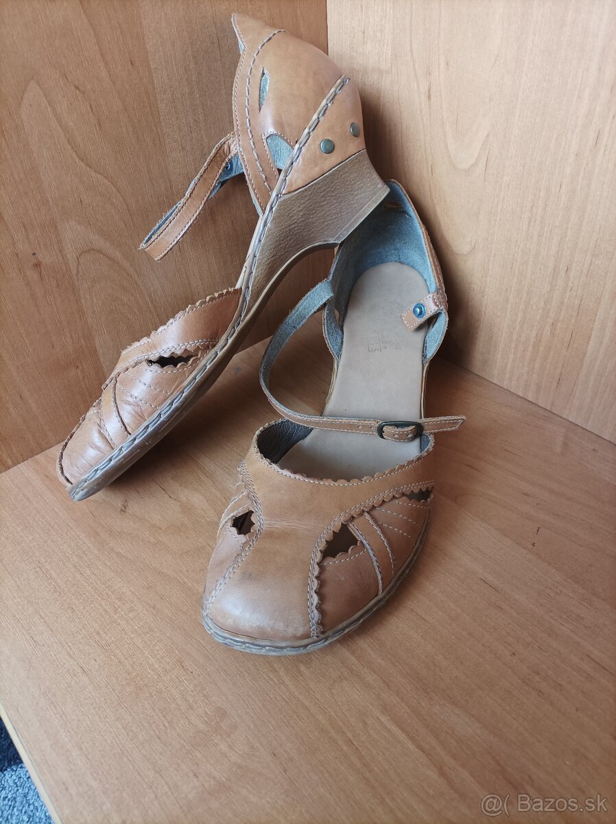 Dámske poltopánky darujem - 2