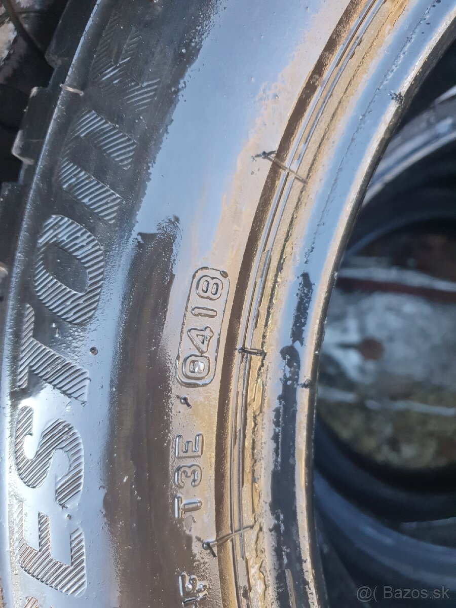 205/55r17 zimne bridgestone - 2