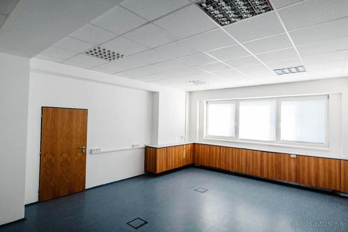 Na prenájom 4 kancelárske priestory v súkromnom areáli - 2