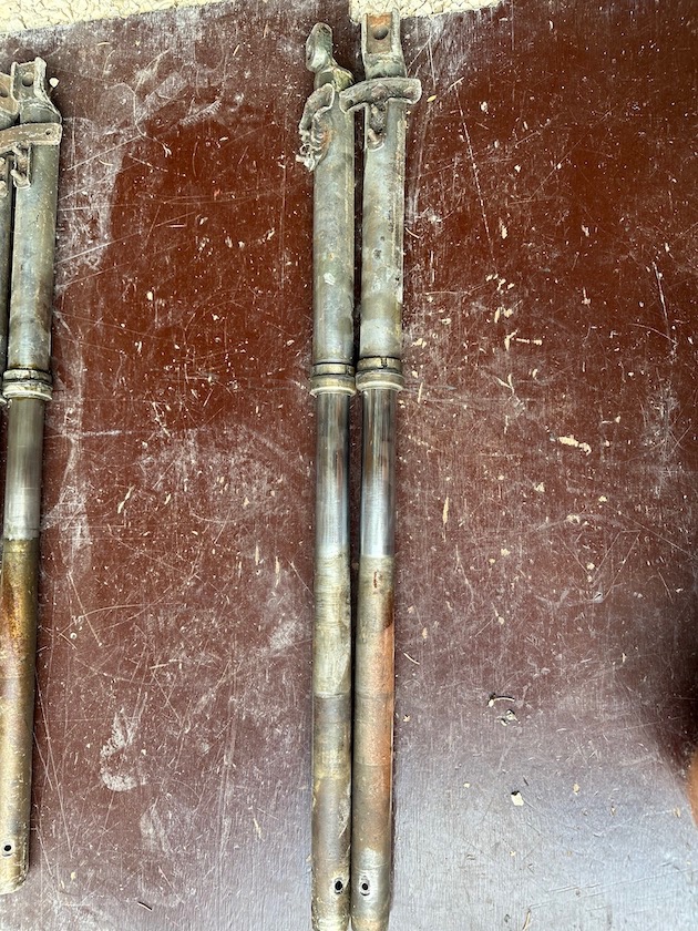 Predám predné tlmiče, vidlica JAWA 250/353 350/354 kyvacka - 2