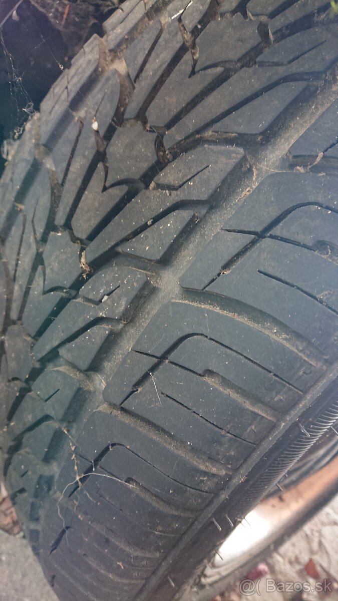 Elektrony s pneumatikami 275/45R20 - 2