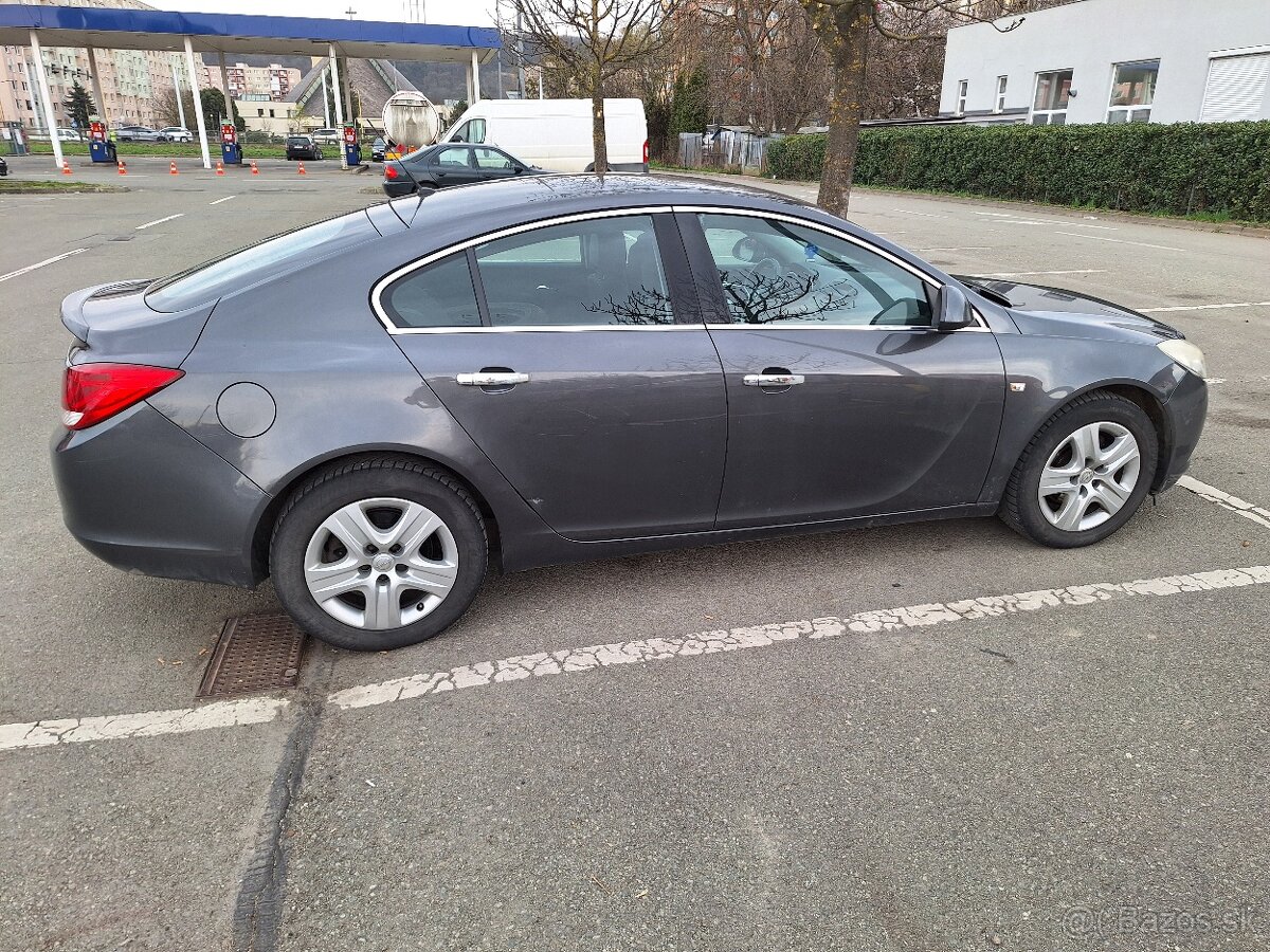 Opel Insignia 1.8 benzín - 2