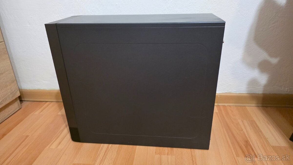 Stolný PC Intel Quad Core / 4GB RAM / 224GB SSD / GeForce G - 2