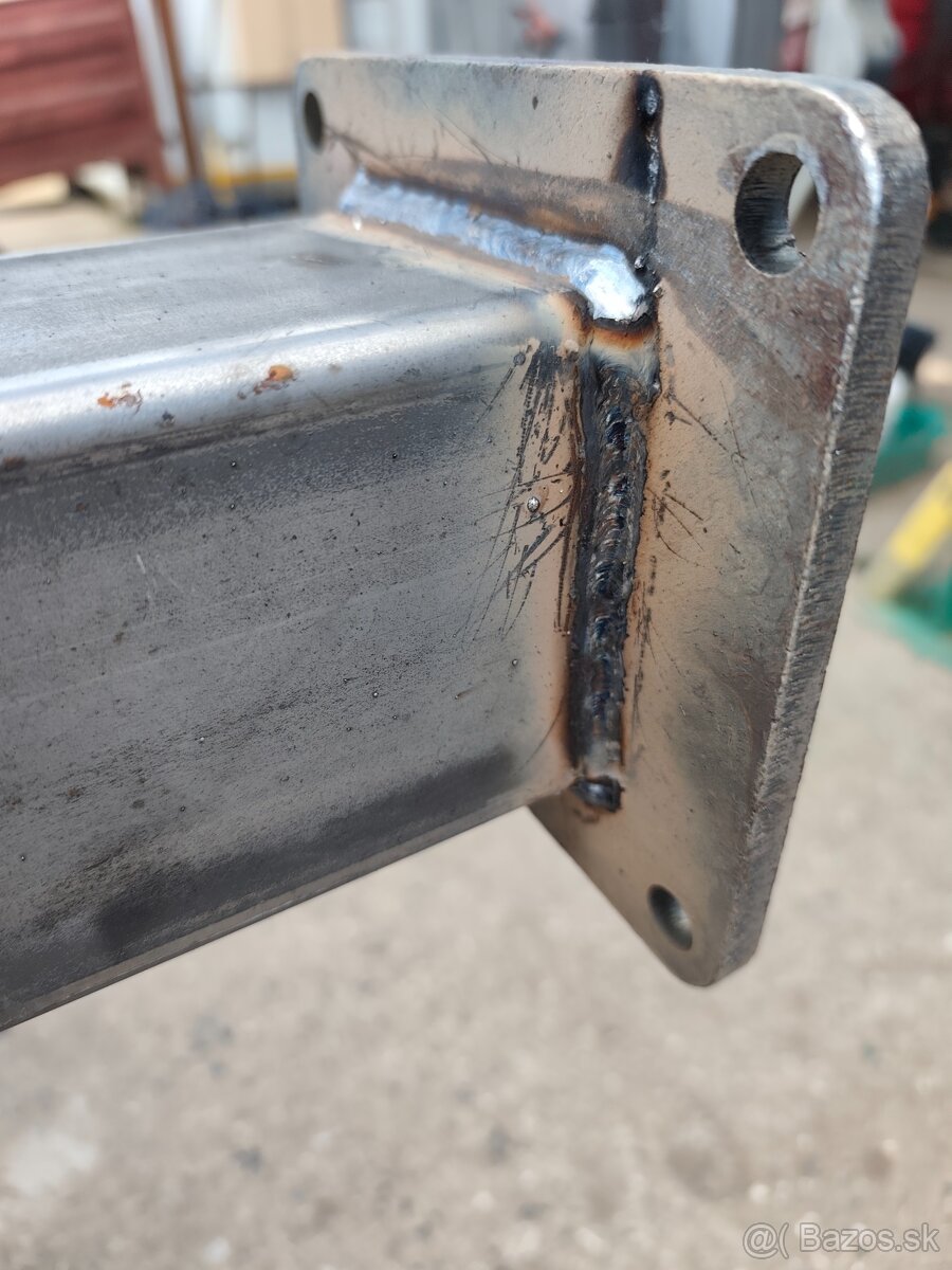 Železné stĺpiky stojky - 2