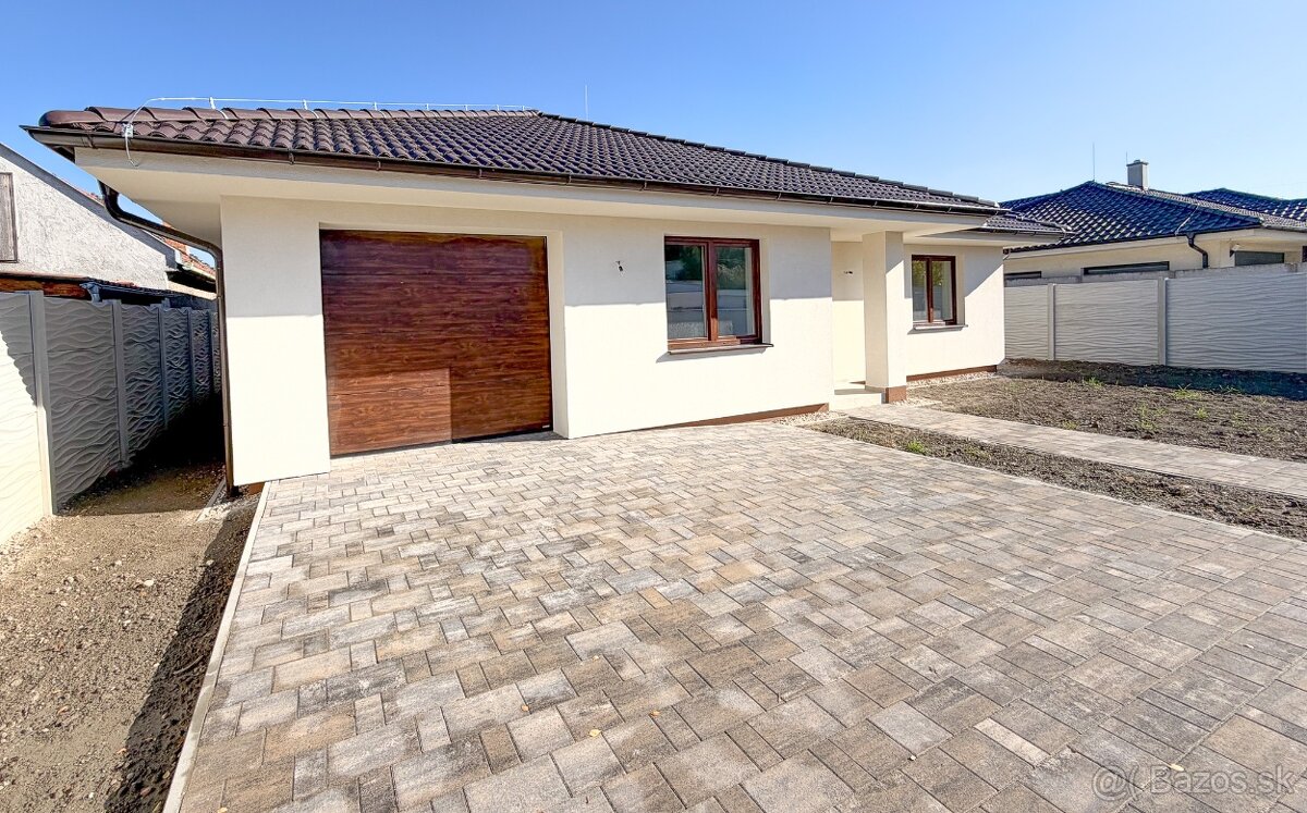 Moderný 4-izbový rodinný dom s garážou na predaj - 2