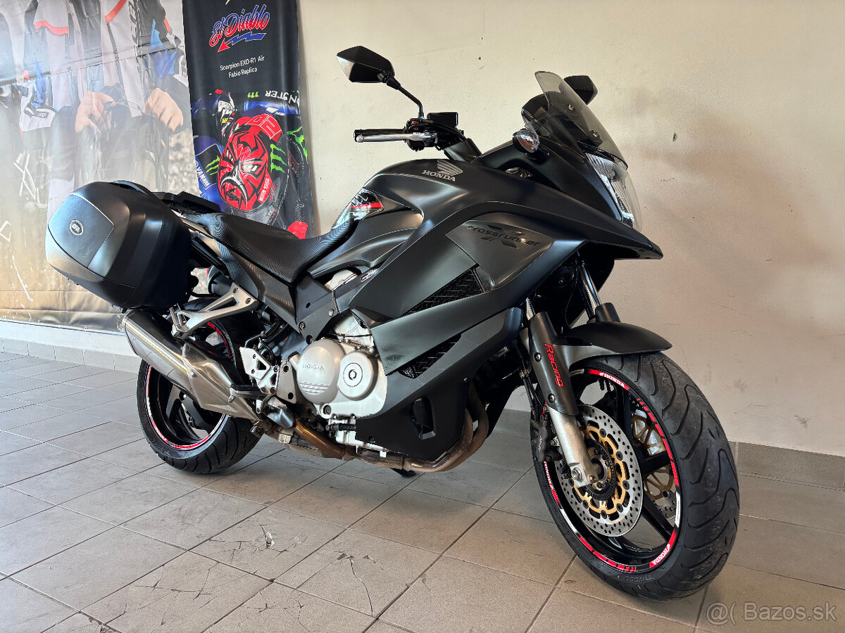 Honda VFR800X CrossRunner - 2