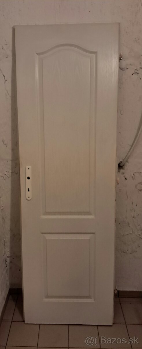 Biele drevené dvere - 2