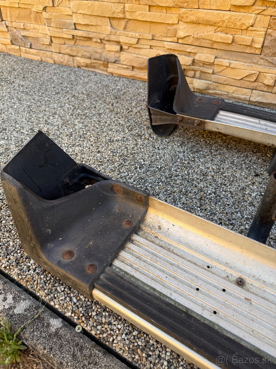 Nášľapy Mitsubushi L2000 - hliník - 2