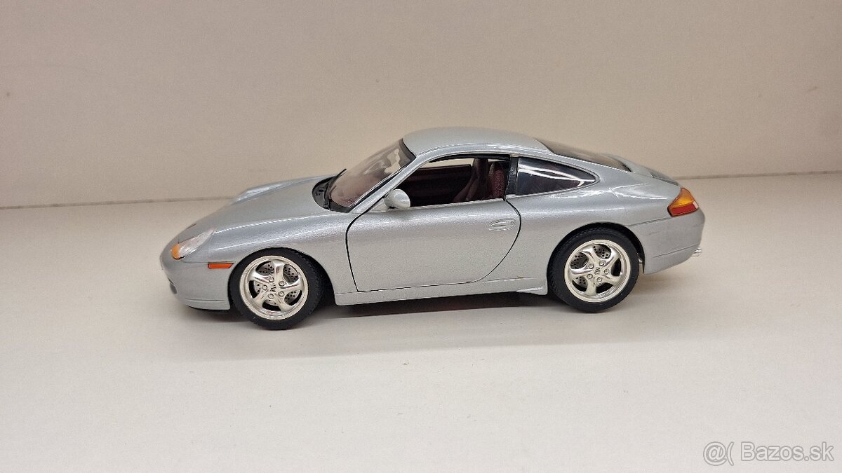 1:18 PORSCHE 911 996 - 2