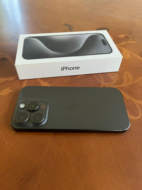 iPhone 15Pro, Black Titanium, 256GB - 2