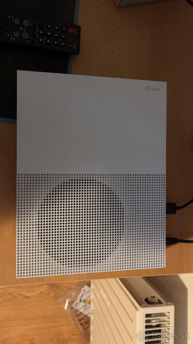 Xbox one s 1Tb+Hry - 2
