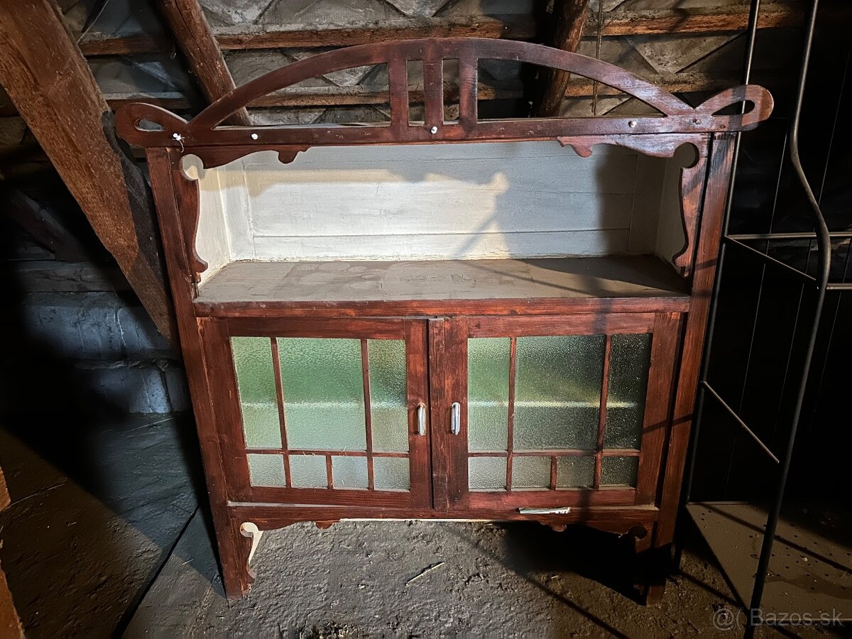 Starožitná komoda - 2