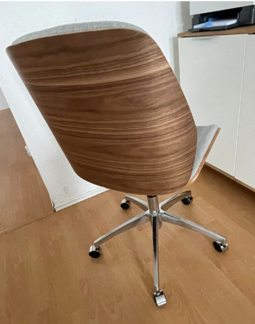 DIZAJNOVÁ KANCELÁRSKA STOLIČKA orech / hliník. stála 200 eur - 2