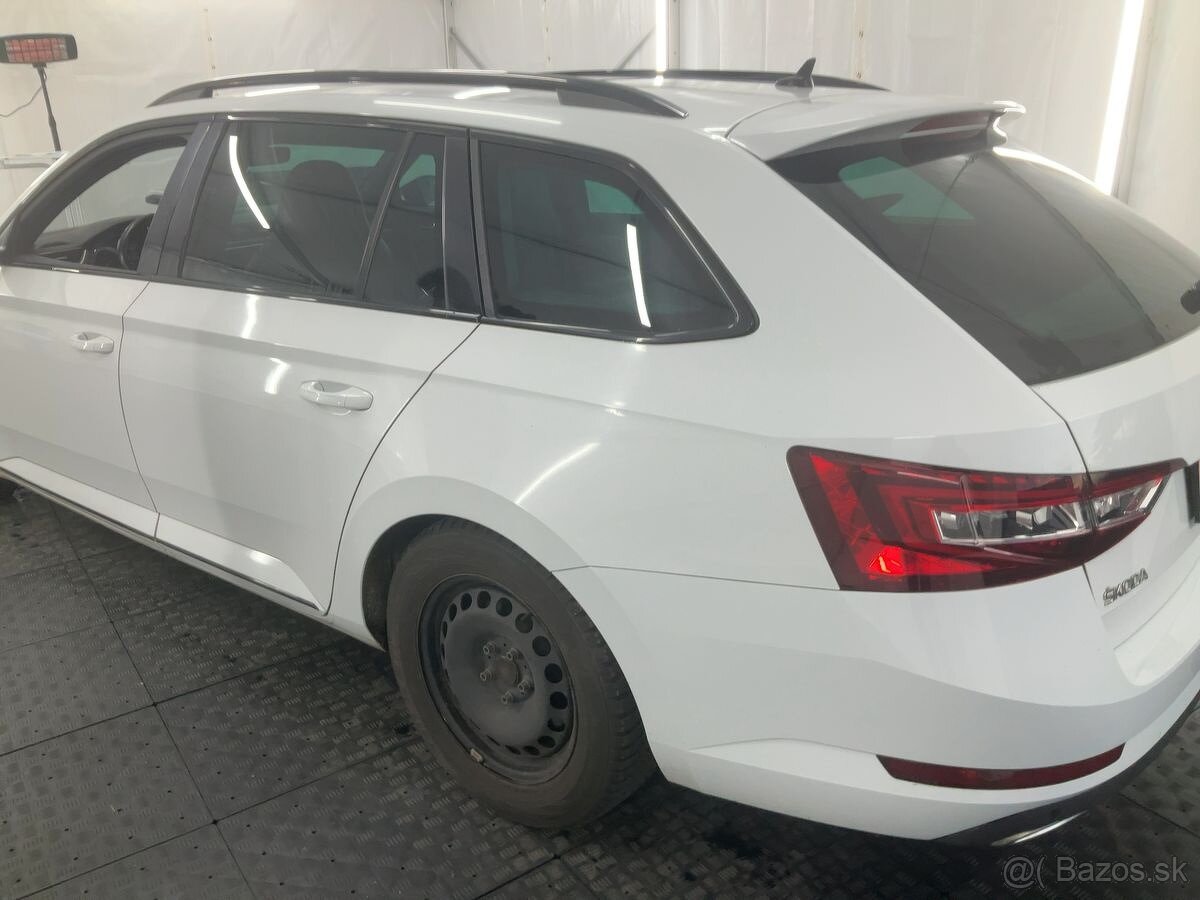 Škoda Superb Combi 2.0 TDI 190k Sportline Manuál 6st - 2