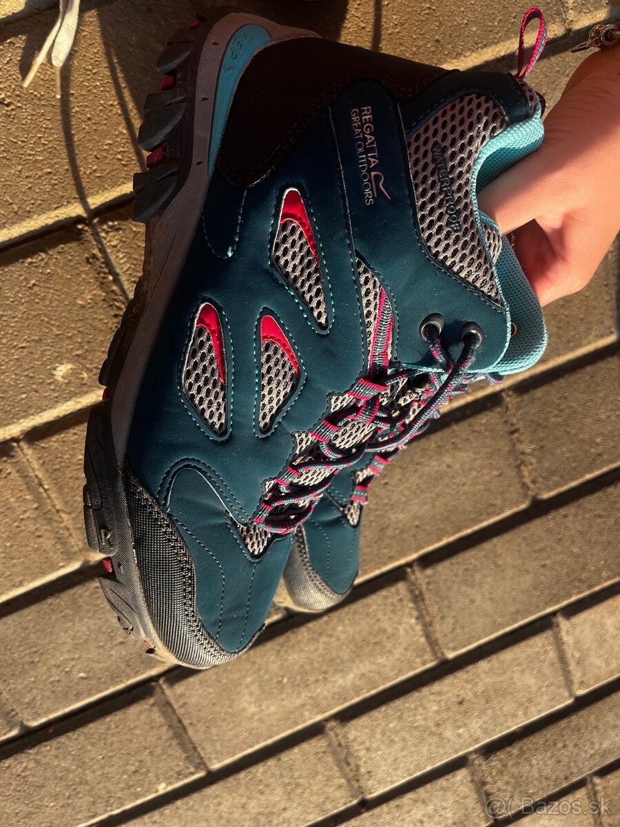 Turisticke topanky - 2