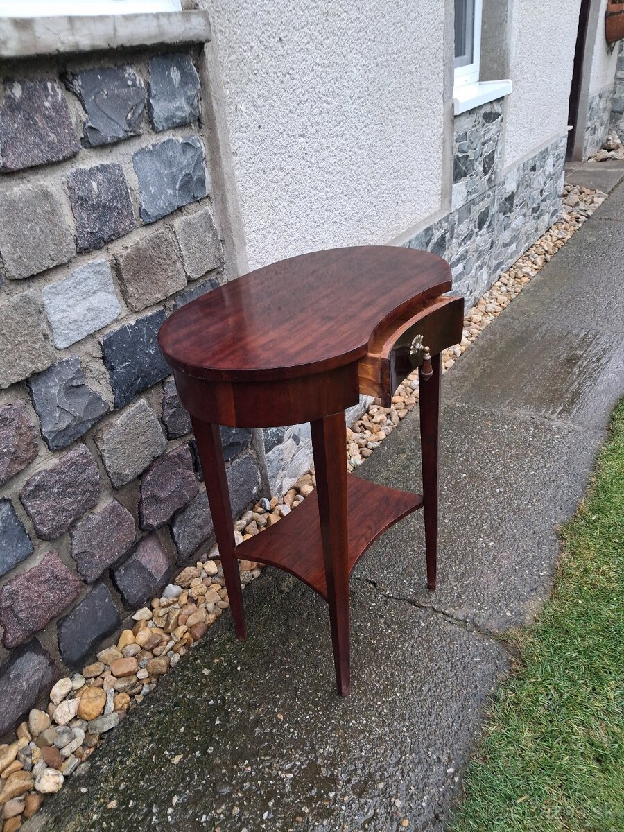 Ladvinkovy stoôik - 2