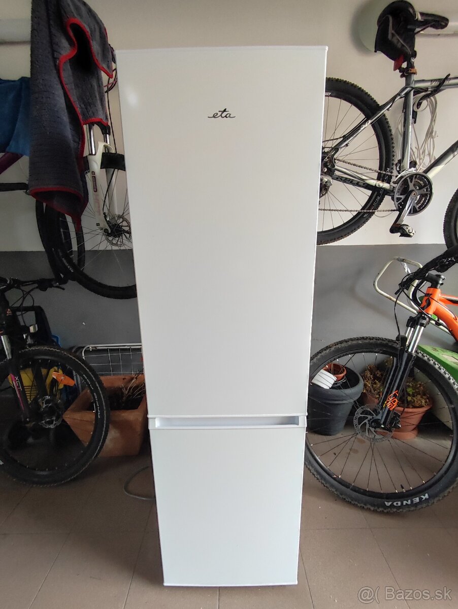 Chladnička s mrazničkou ETA - 2