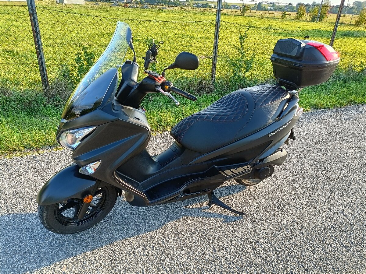 Suzuki Burgman 125 - 2