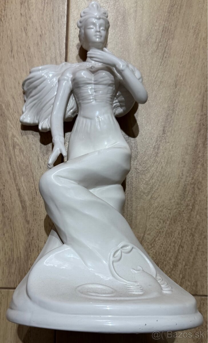 Krásne biele sochy a sošky - 2
