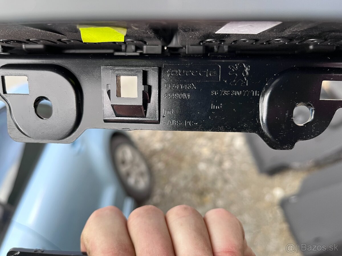 Diely interiéru Peugeot 208 rok 2010-2015 - 2