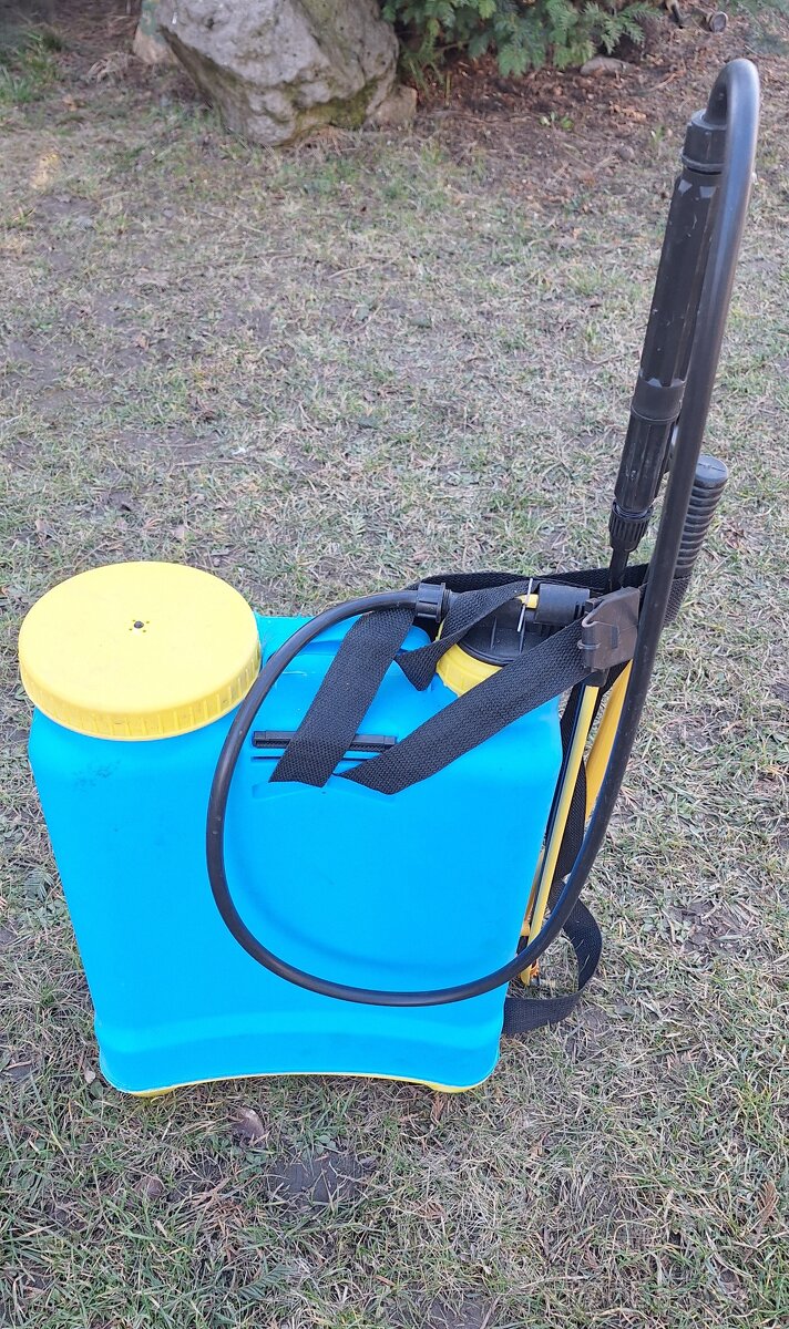 Postrekovač STRAUS 16 L - 2