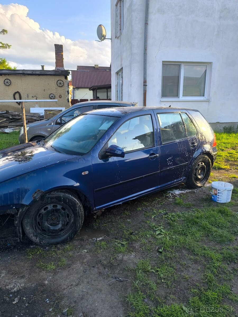 Golf 4 - 2