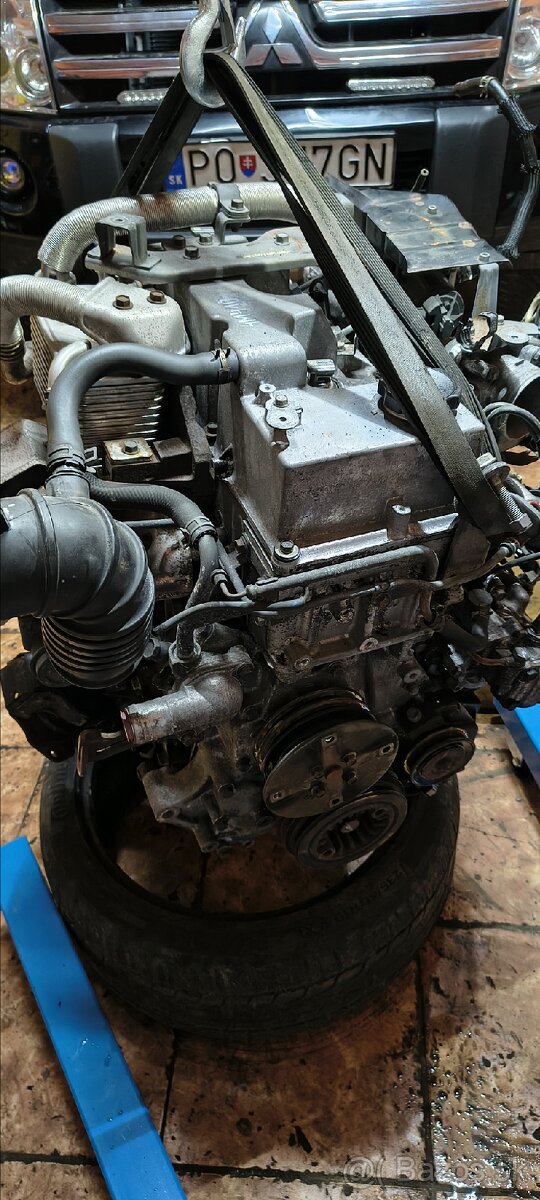 Predám motor 3.2 Pajero - 2