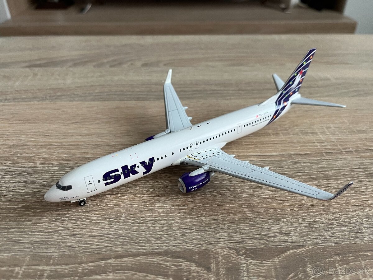 Boeing 737-900ER - 2